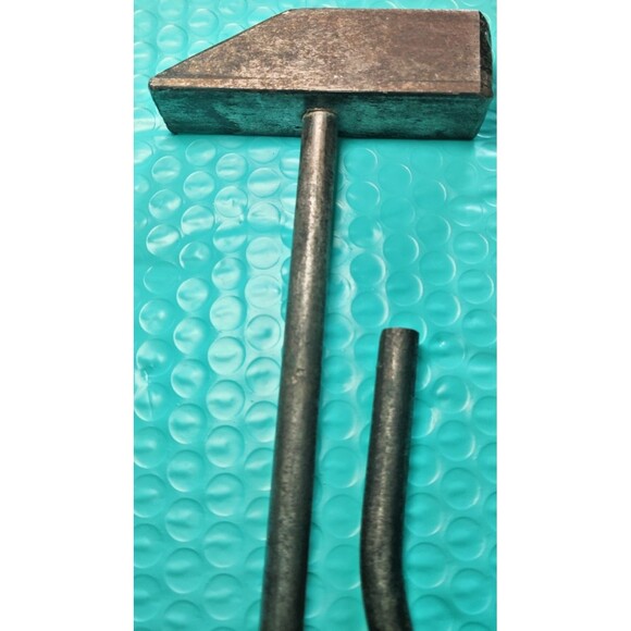 Hand Forged Welders Chipping Hammer Slag Cleaning Tool Bent Rod Handle 8 1/2” - Picture 9 of 11